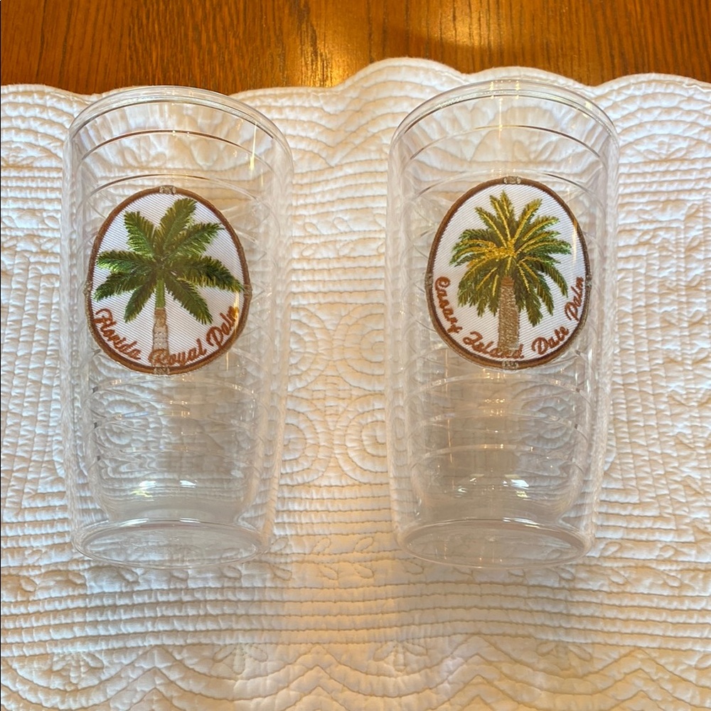 Tervis White and Green Drinkware Set for Dining